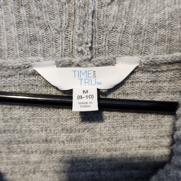 Beautiful Gray Sweater - Picture 4 of 4